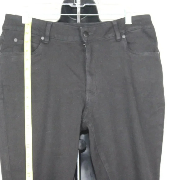 TAHARI - Picture 2 of 9